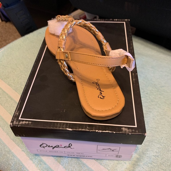 Shoe - Picture 2 of 3